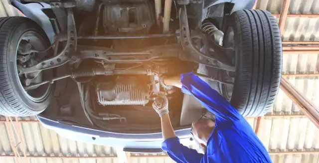 Jak skasować luz na maglownicy w Fordzie Mondeo MK4 - krok po kroku