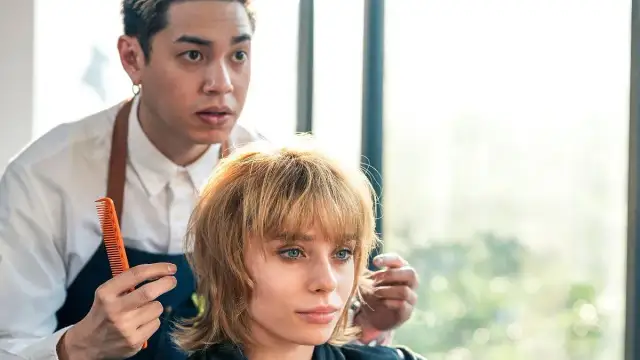 Jak wyszczuplić twarz fryzura - najlepsze triki na optyczne wydłużenie