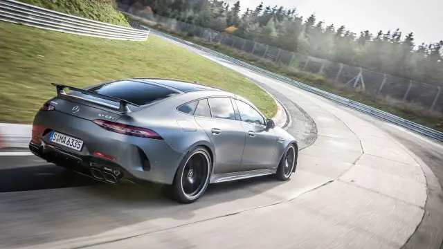 Mercedes AMG GT S Coupe - szczegóły, osiągi i porównania modeli