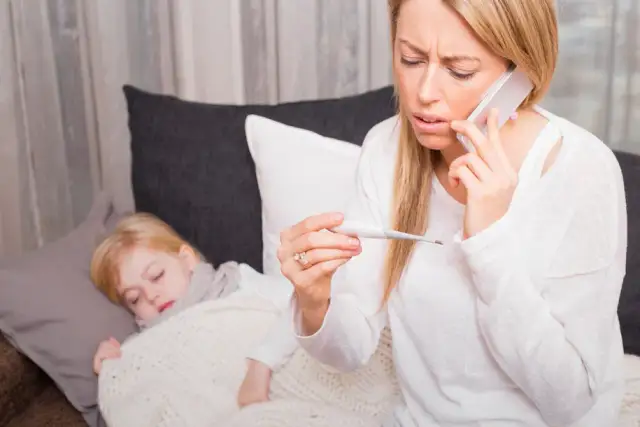 Kiedy jechać z dzieckiem na pogotowie? Objawy alarmowe