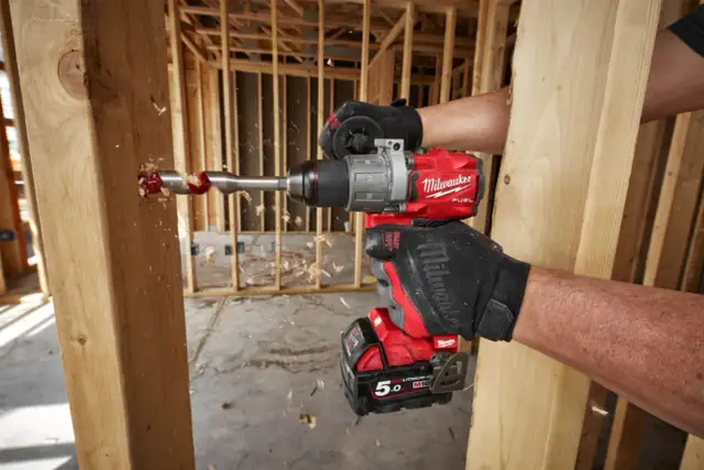 Wiertarko wkrętarka z udarem czy bez - co wybrać dla lepszych efektów?