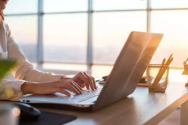 Jak sprawdzić stan zadłużenia u komornika i uniknąć nieprzyjemności