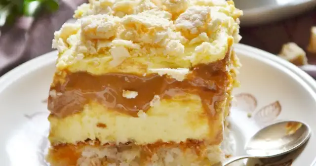 Przepis na ciasto princessa z karmelem, które zachwyci każdego smakosza