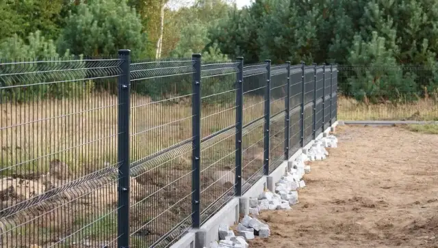Jak zamontować ogrodzenie panelowe - uniknij najczęstszych błędów
