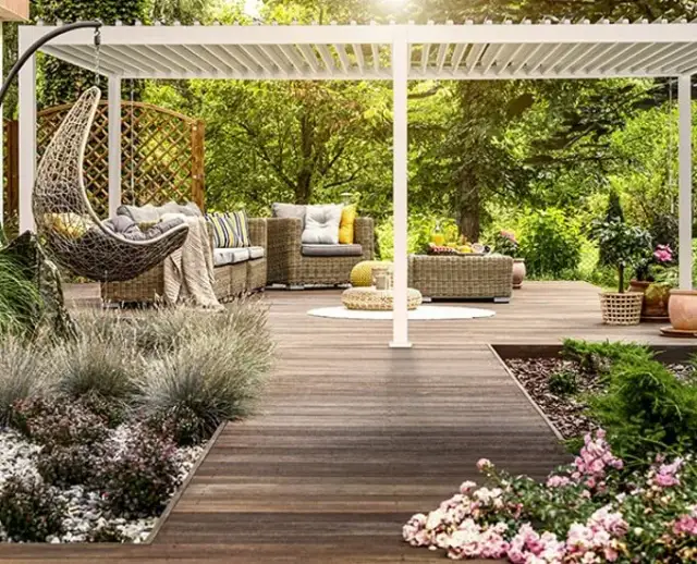 Jak urządzić altanę ogrodową w przytulne miejsce relaksu: praktyczny poradnik