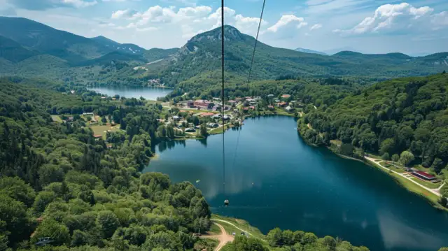 Góra Żar: Wszystko o kolejce PKL dla planujących wizytę w 2025!