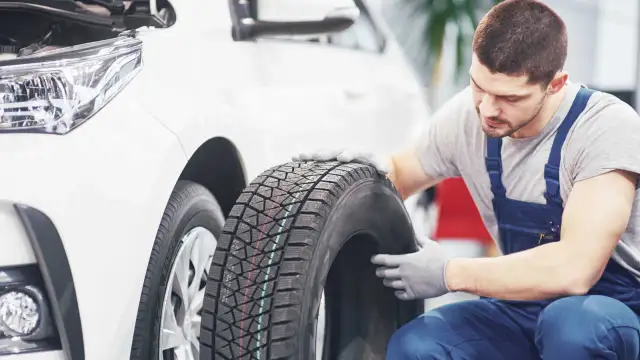 Co oznacza czerwona kropka na oponie? Uniknij błędów przy montażu