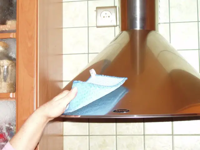 Jak wyczyścić okap kuchenny ze stali - 5 sprawdzonych sposobów + porady