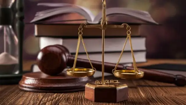 Kiedy płacić adwokatowi? Poznaj zasady rozliczeń z prawnikiem