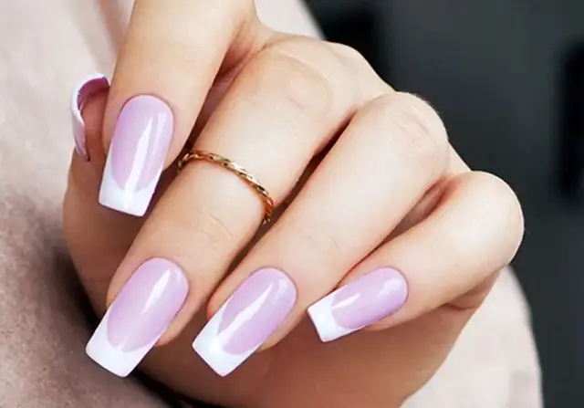 Jaki lakier do French manicure wybrać, aby uzyskać perfekcyjny efekt?