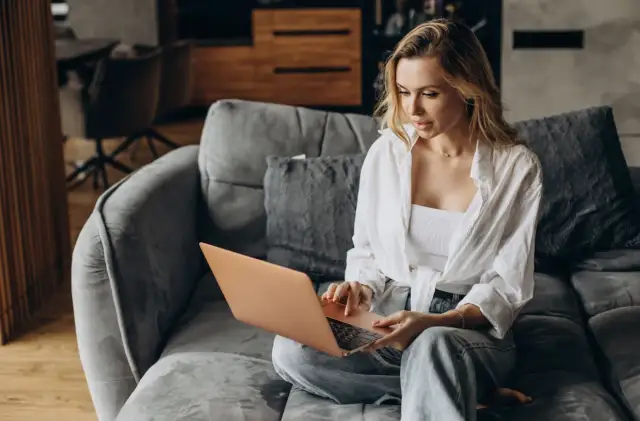 Dlaczego gry losowe online na prawdziwe pieniądze przyciągają coraz więcej graczy?