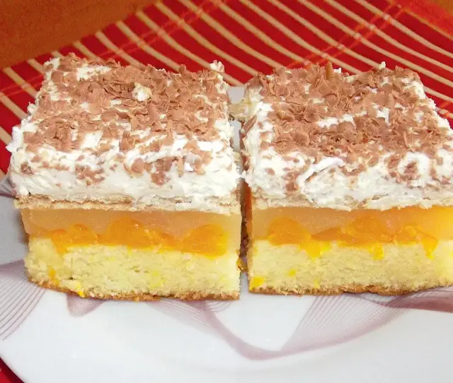 Pyszne ciasto z masą budyniową – łatwy przepis na wyjątkowy deser