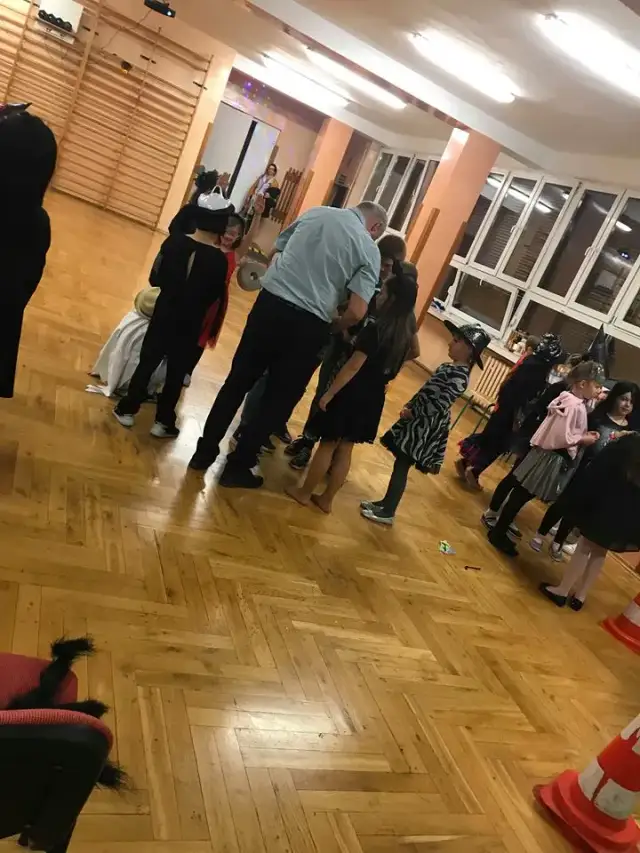 Szkoły integracyjne w Krakowie – wsparcie, rekrutacja i opinie dla rodziców