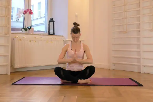 Bezpieczne ćwiczenia przy przepuklinie pępkowej, które nie pogorszą stanu