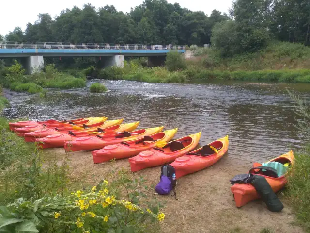 Spływy kajakowe Świętokrzyskie – najlepsze trasy i wypożyczalnie