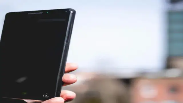 Jak zwiększyć zasięg internetu w telefonie i uniknąć frustracji z sygnałem