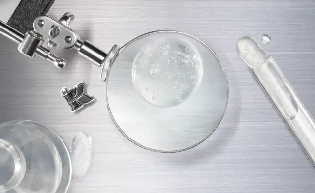 Czy na serum z retinolem nakładać krem? Odkryj korzyści nawilżenia