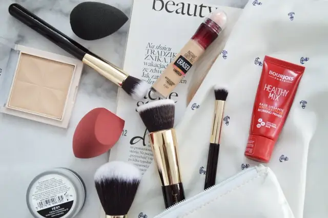 Co ile wymieniać gąbkę do makijażu, by uniknąć bakterii?