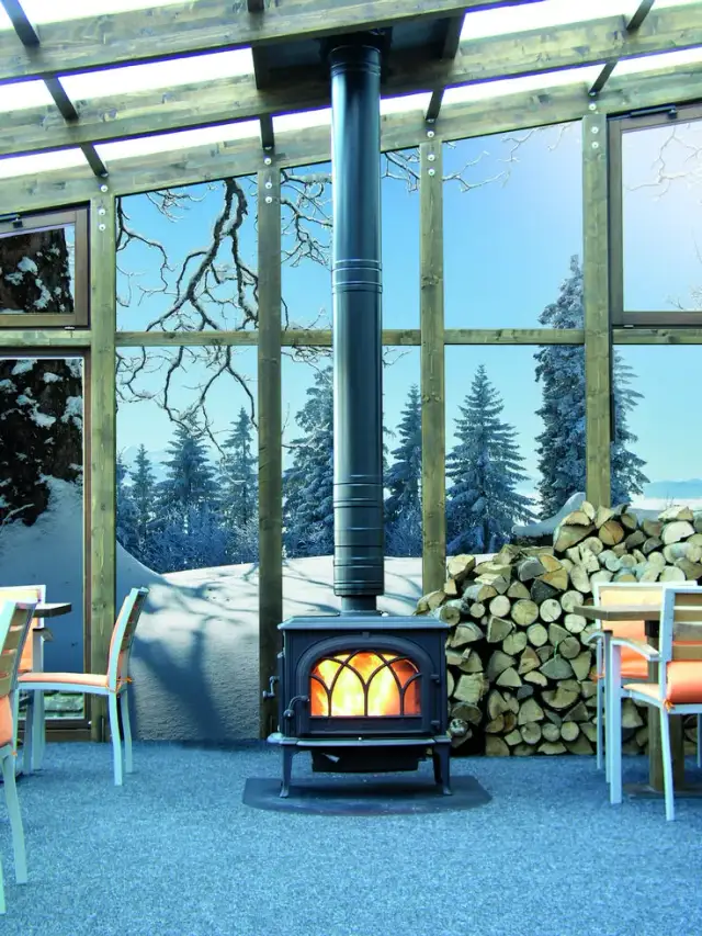 Jaki komin do kozy wybrać, by uniknąć zagrożeń i zwiększyć bezpieczeństwo