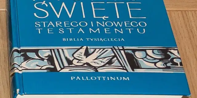 Skąd się wzięła nazwa biblia? Odkryj jej fascynującą historię