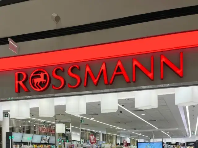 Ile kosztuje korektor w Rossmannie? Ceny i najlepsze opcje dla Ciebie