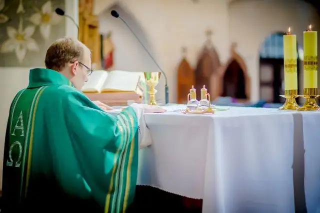 Gdzie zamówić msze gregoriańskie w Krakowie – praktyczne informacje i porady