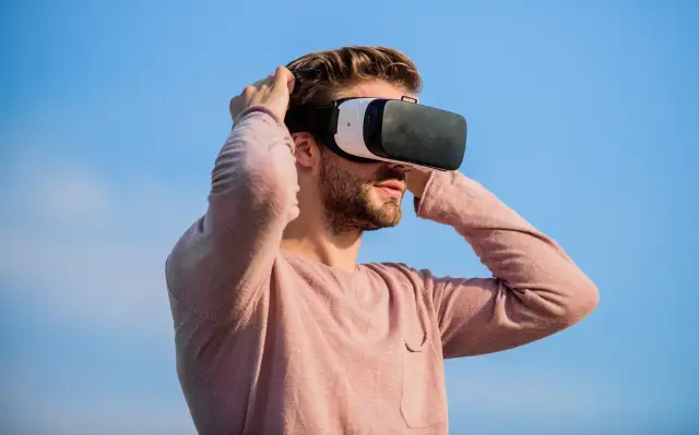 Cyfrowe okulary: rzeczywistość rozszerzona (AR) na stadionie