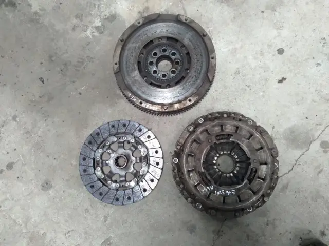 Jakie sprzęgło do BMW E46 318i? Wybierz najlepszą opcję i uniknij kosztów.