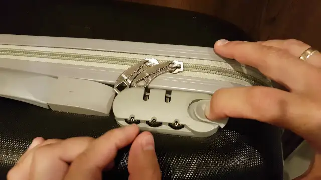 Jak ustawić kod w walizce - proste kroki, aby uniknąć problemów