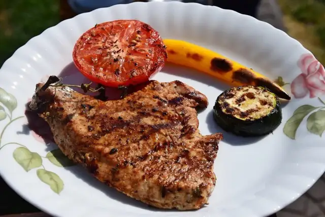 Soczysta pierś z indyka z grilla – prosty przepis na idealne danie