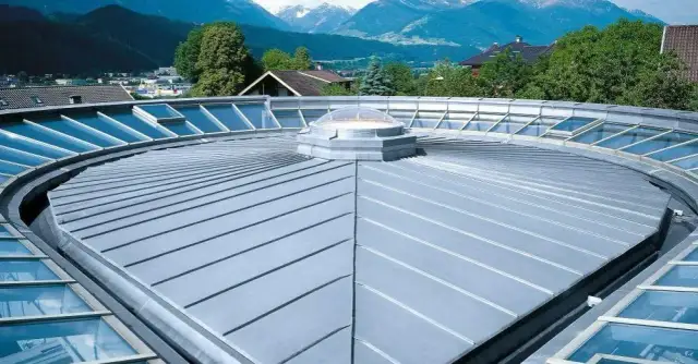 Dach na rąbek - eleganckie rozwiązanie, które obniża koszty budowy