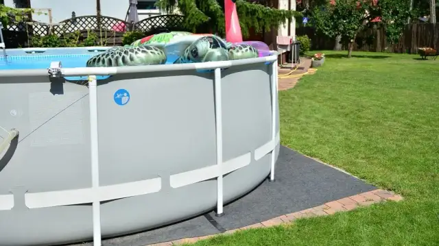 Co pod basen ogrodowy - jakie materiały zapewnią trwałość i oszczędność