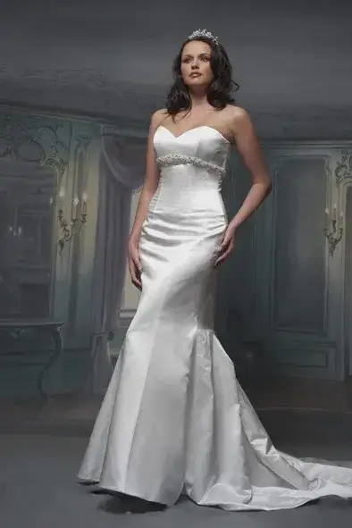 Suknia ślubna litera A dla kogo? Odkryj idealne fasony dla siebie