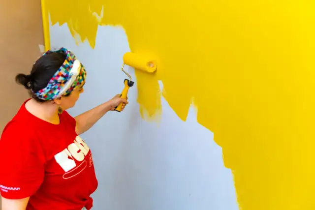 Jaka farba będzie najlepsza do pomalowania ścian? Praktyczny poradnik