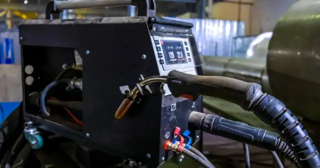 Migomat do czego służy – poznaj jego zastosowania i zalety w spawaniu