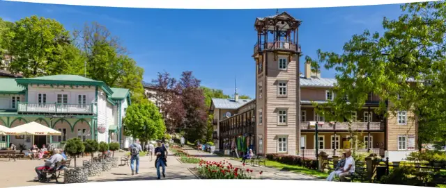 Kto jedzie do sanatorium Iwonicz-Zdrój? Poznaj innych kuracjuszy