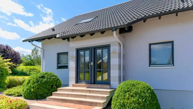 Ile kosztuje budowa domu 130 m²? Zaskakujące dane o wydatkach!