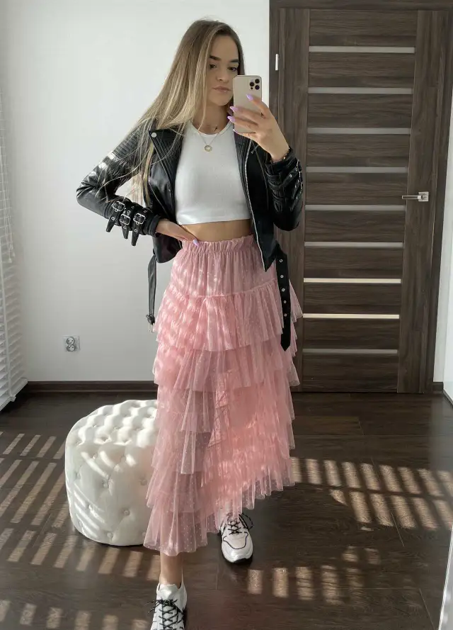 Jak dobrać idealną bluzkę do tiulowej spódnicy na każdą okazję