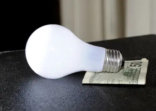 Kiedy odcinają prąd? Poznaj etapy i uniknij problemów z dostawą