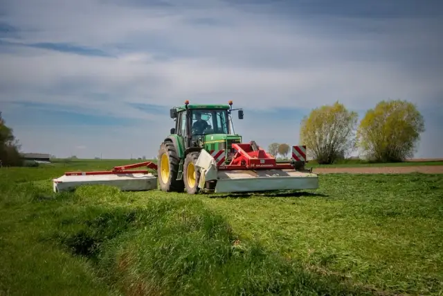 Agregat prądotwórczy do ciągnika – czym jest, jak działa, jakie ma zastosowanie?