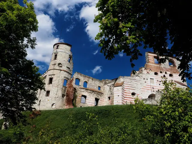 Najlepsze atrakcje w Janowcu nad Wisłą, które musisz zobaczyć