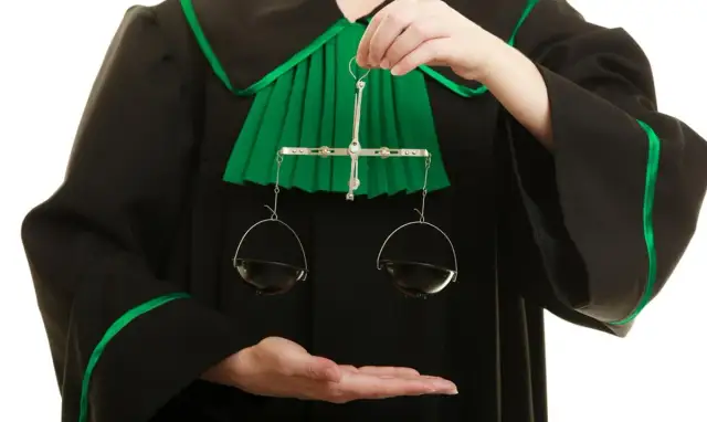 Czy radca prawny może reprezentować w sądzie? Sprawdź jego uprawnienia