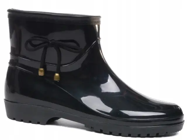 Gdzie kupić modne kalosze damskie? Najlepsze miejsca na zakupy online