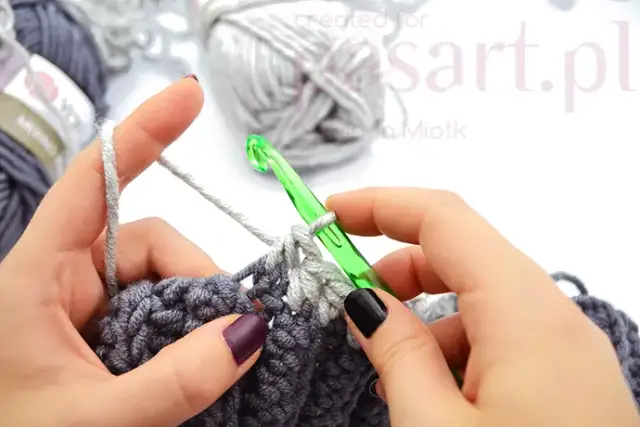 Jak zrobić czapkę na szydełku: proste instrukcje krok po kroku
