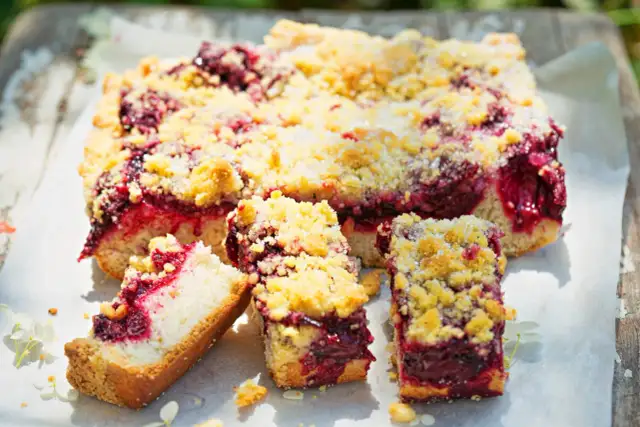 Stary przepis na ciasto drożdżowe, które zachwyci Twoją rodzinę