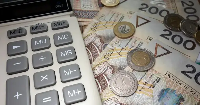 Ile można zarobić na umowę zlecenie? Przykłady i ważne czynniki