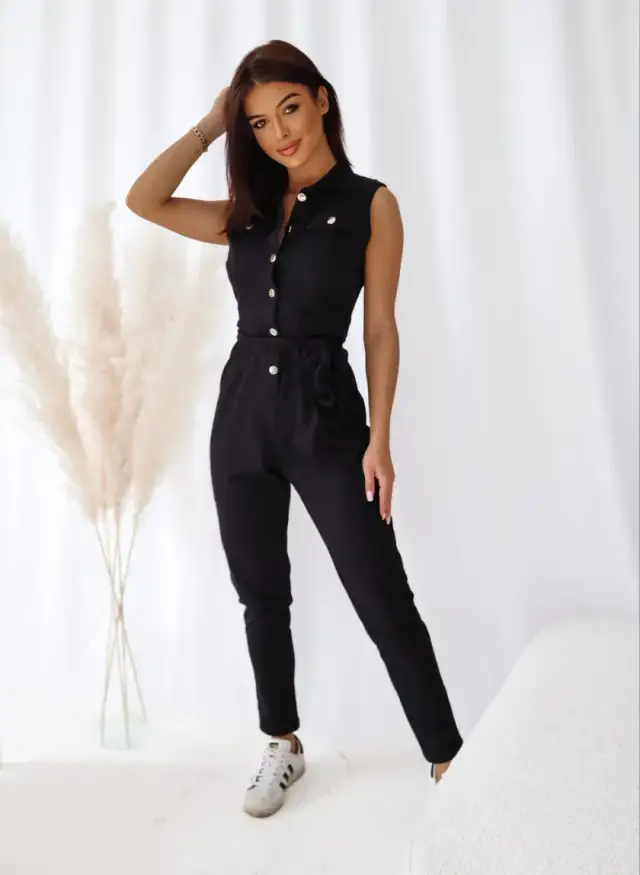 Modne kombinezony damskie na co dzień: trendy, style i porady