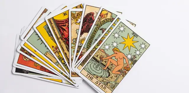 Czy tarot tak czy nie z 2 kart naprawdę działa? Odkryj prawdę!