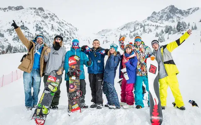 Kompletna lista tego co ubrać na narty: niezbędnik dla narciarza 2025