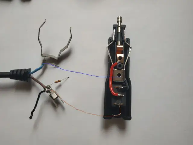 Jak prawidłowo podłączyć wtyczkę do zapalniczki samochodowej i uniknąć awarii